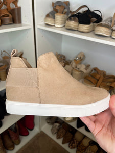 Wedge hot sale sneaker taupe